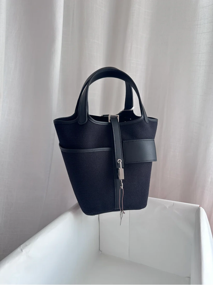 P18 Black PHW