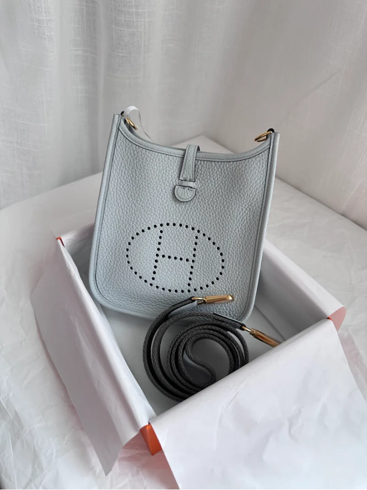 EVELYNE 16 Blue Pale/Gris Etain GHW
