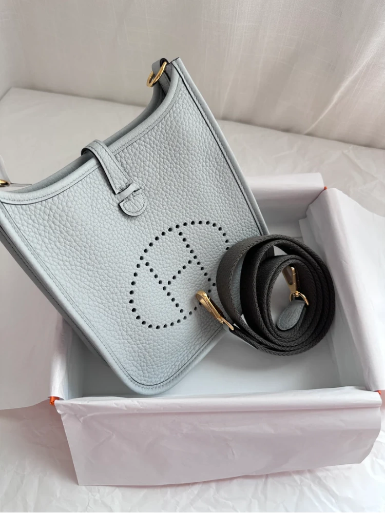 EVELYNE 16 Blue Pale/Gris Etain GHW