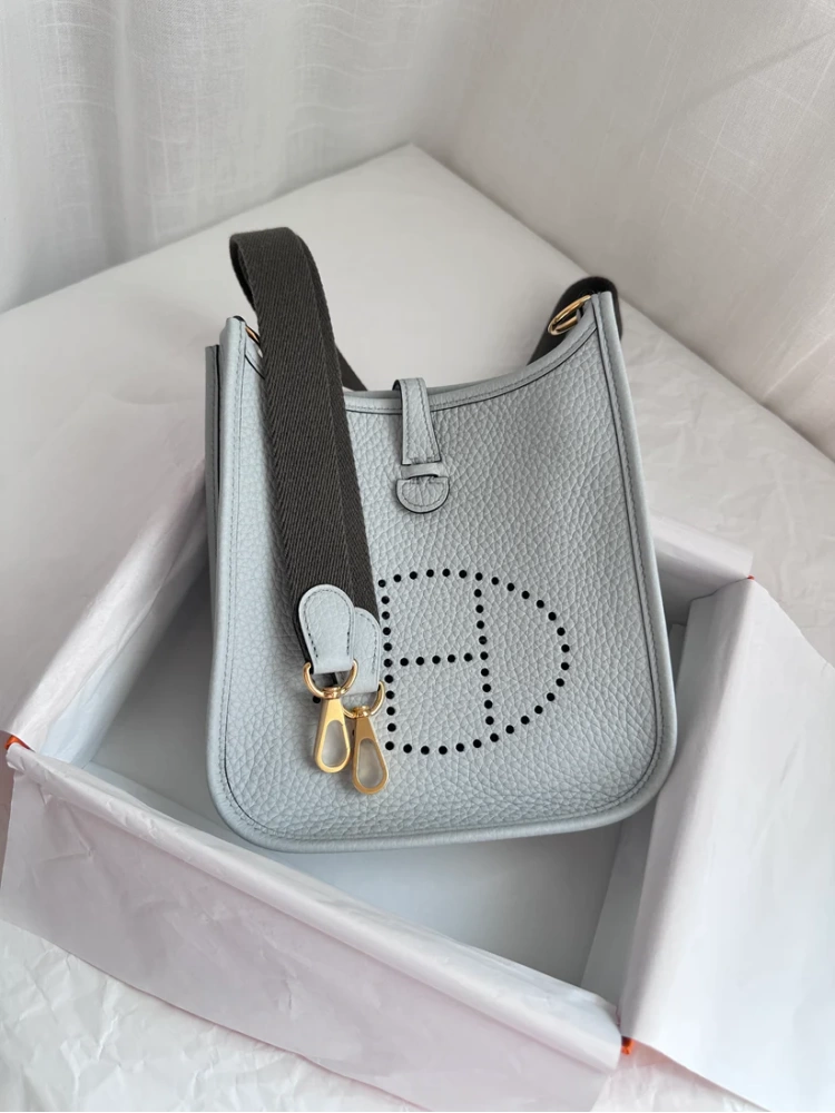 EVELYNE 16 Blue Pale/Gris Etain GHW