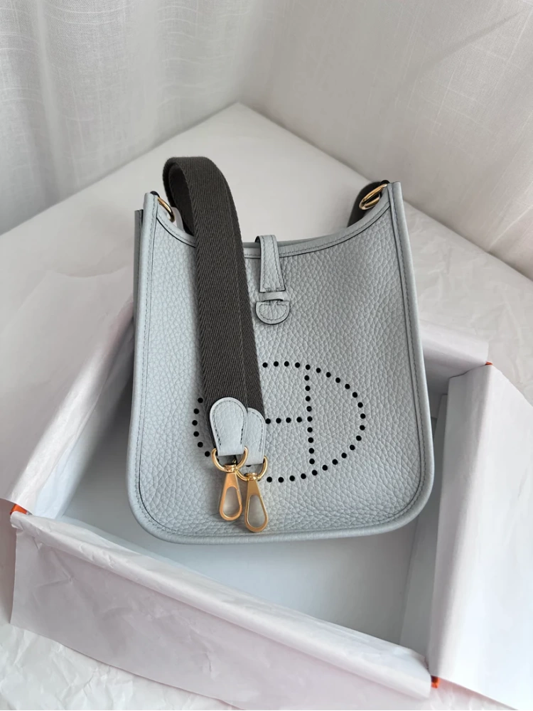EVELYNE 16 Blue Pale/Gris Etain GHW