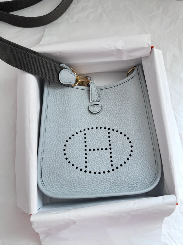EVELYNE 16 Blue Pale/Gris Etain GHW