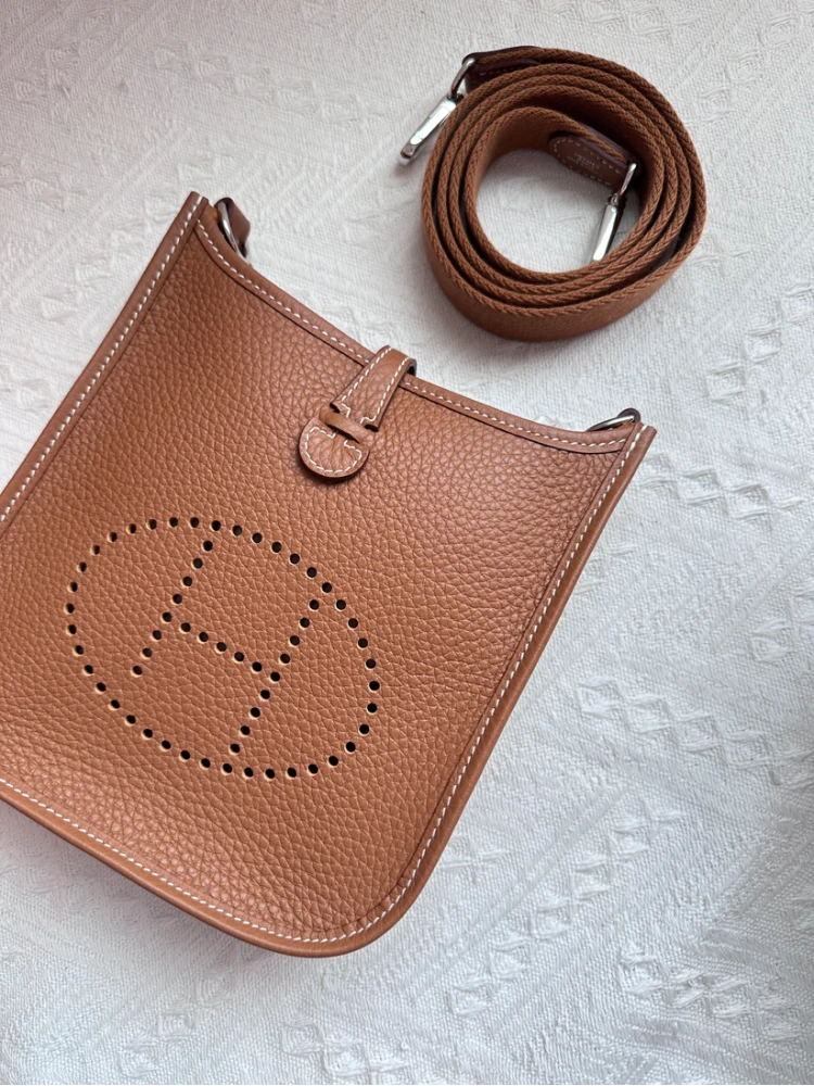 EVELYNE 16 Gold PHW