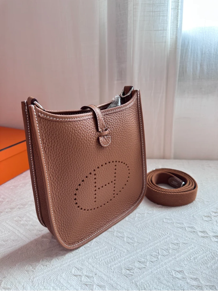 EVELYNE 16 Gold PHW