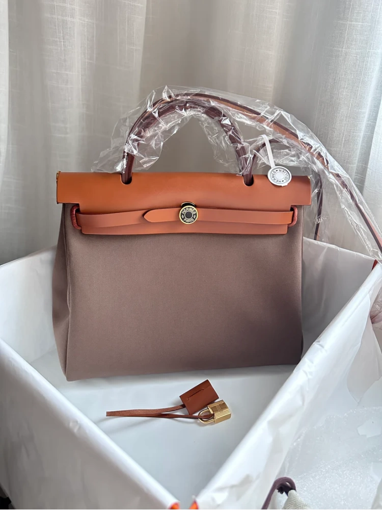 HERBAG 31 Etoupe/Fauve/Ebene LAQUE